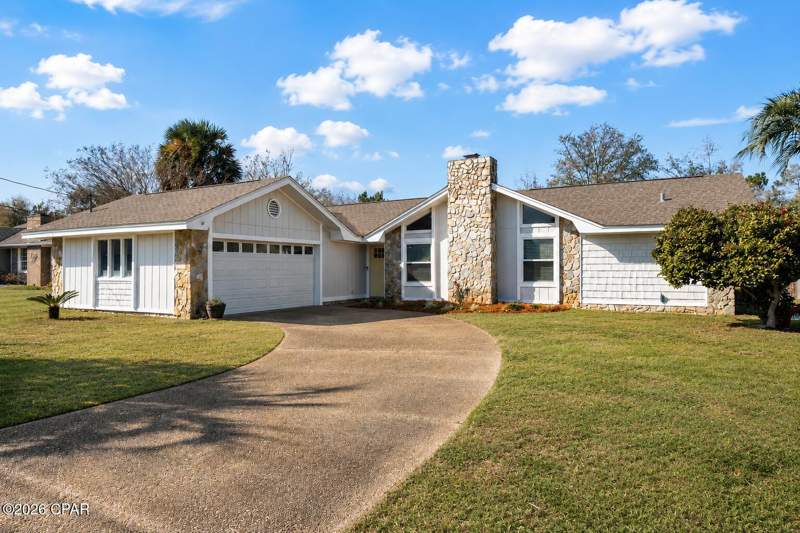 3 bedroom SingleFamilyResidence at 3007 Longwood Circle, Huntingdon Estates U-1, Panama City — photo 2