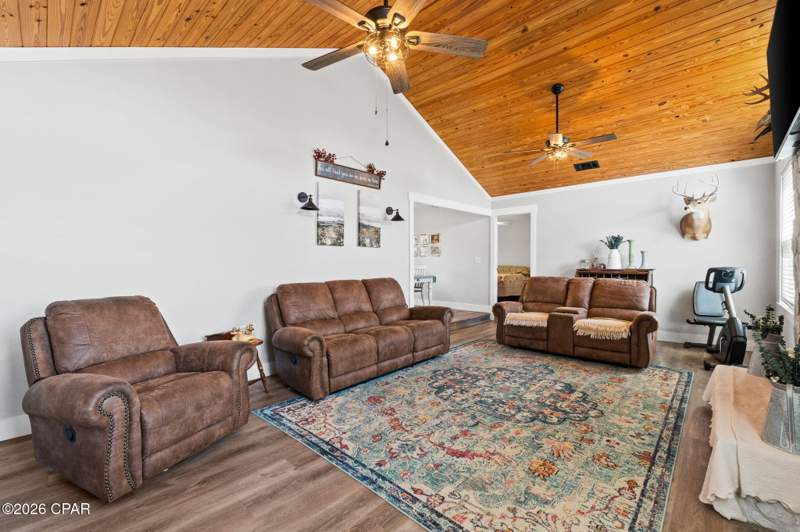 3 bedroom SingleFamilyResidence at 3007 Longwood Circle, Huntingdon Estates U-1, Panama City — photo 4
