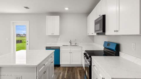 3147 Breezy Bay Court, Southport FL - photo 13 of 41