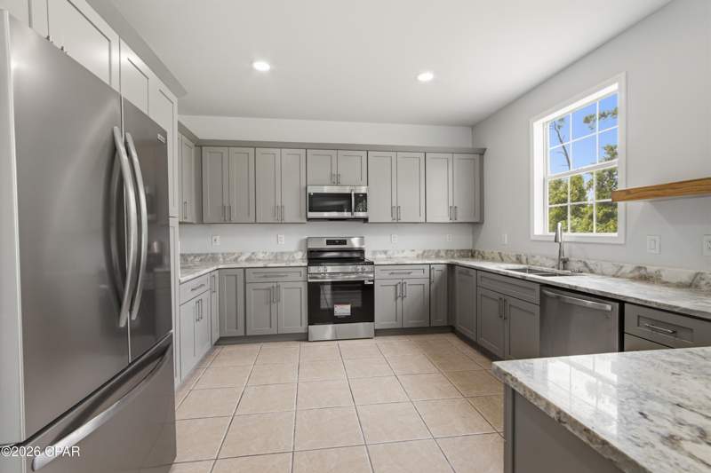 4 bedroom SingleFamilyResidence at 112 Cottonwood Circle, Woodrun, Lynn Haven — photo 3