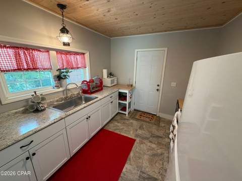 608 Hamlin Street, Bonifay FL - photo 8 of 25