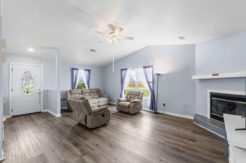 3 bedroom SingleFamilyResidence at 505 Phillips Court, Hickory Manor, Panama City — photo 2