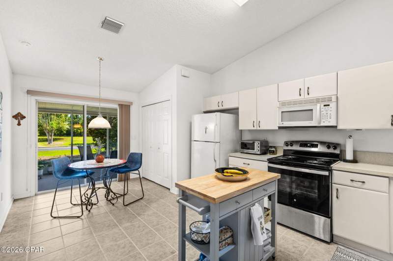 2 bedroom Attached at 3163 Meadow Street, Hammocks Phase IV, Lynn Haven — photo 3