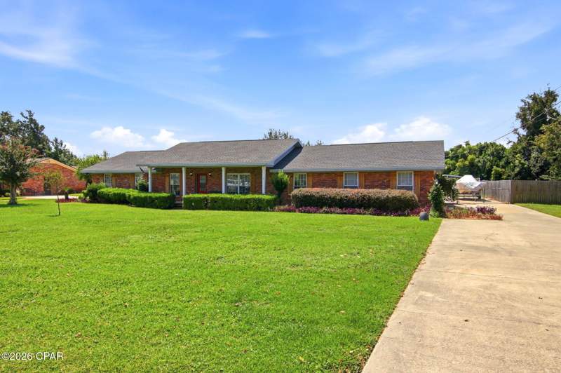 4 bedroom SingleFamilyResidence at 637 Baywood Drive, Baywood Shores Est Unit 2, Lynn Haven — photo 4