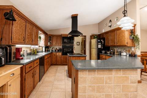 9107 Sunshine Drive, Youngstown FL - photo 11 of 30