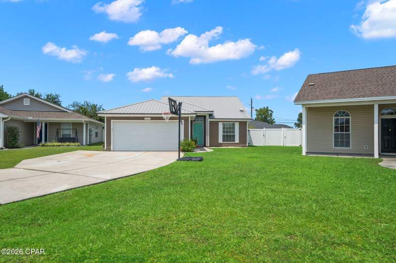 3 bedroom SingleFamilyResidence at 3005 Nowell Court, Nowell Court, Panama City — photo 2