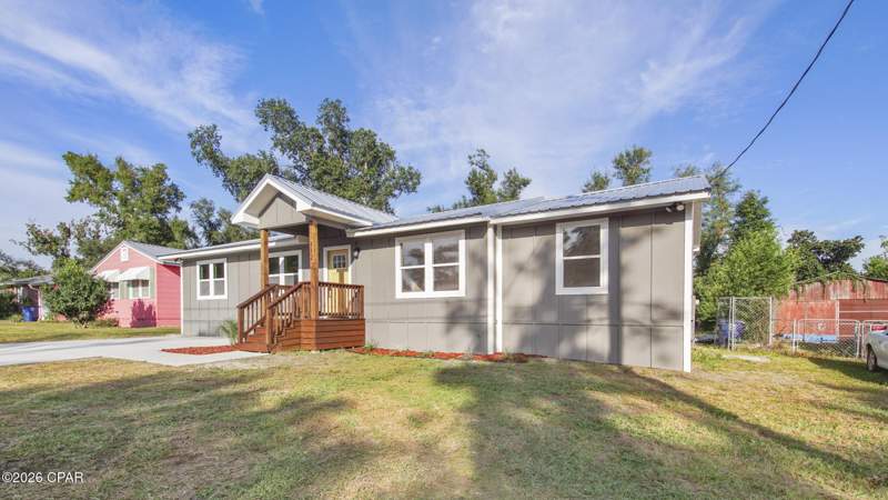 4 bedroom SingleFamilyResidence at 112 N Gayle Avenue, Cove Terrace, Panama City — photo 2