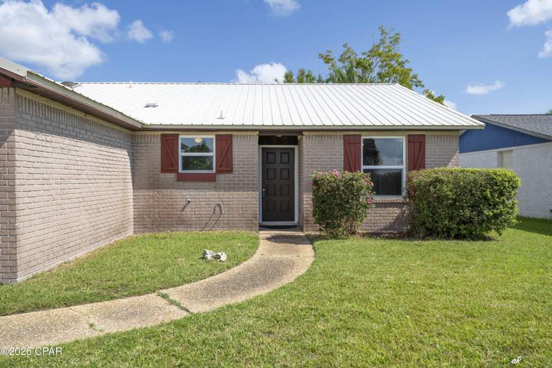 3 bedroom SingleFamilyResidence at 6525 Lance Street, Pine Woods Dev Phase II, Panama City — photo 2