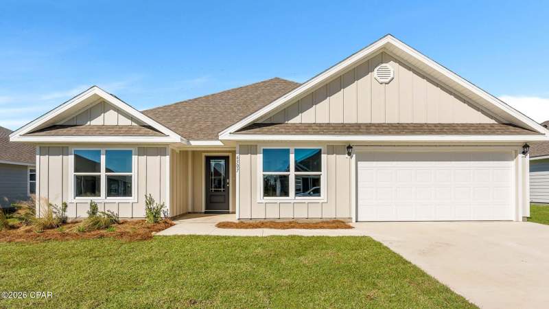 5 bedroom SingleFamilyResidence at 2014 Ambassador Court, Sunny Hills Unit 6, Chipley — photo 1