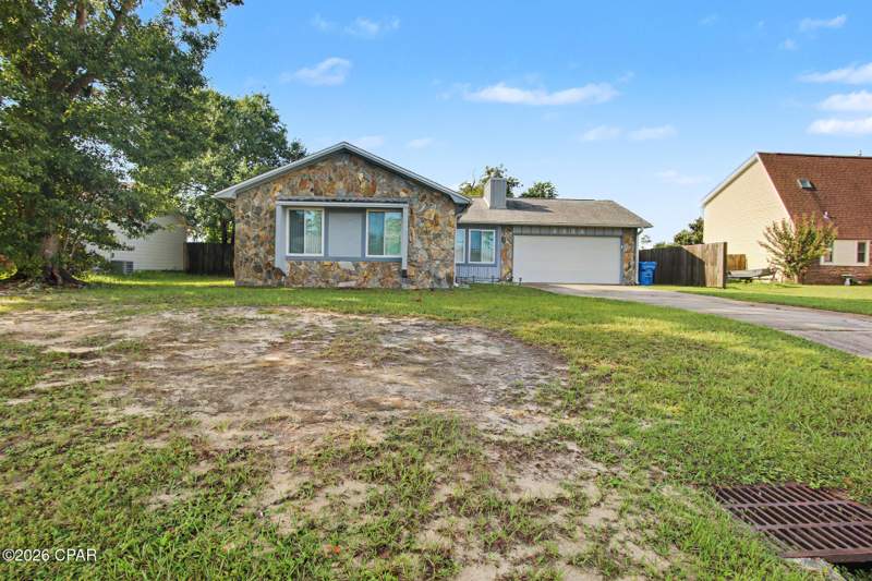 3 bedroom SingleFamilyResidence at 2536 E 37th Plaza, Greentree Heights, Panama City — photo 2