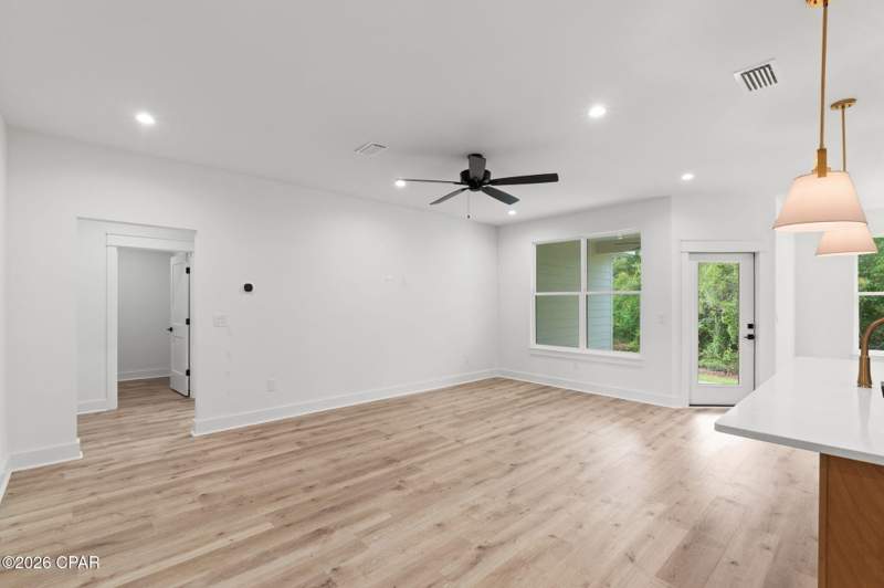 4 bedroom SingleFamilyResidence at 6510 Wallace Road, East Bay Park, Panama City — photo 4