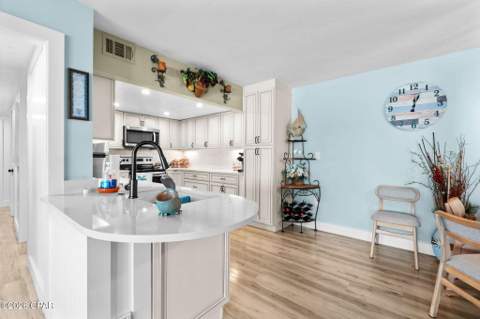 8815 Thomas Drive 503, Panama City FL - photo 9 of 34