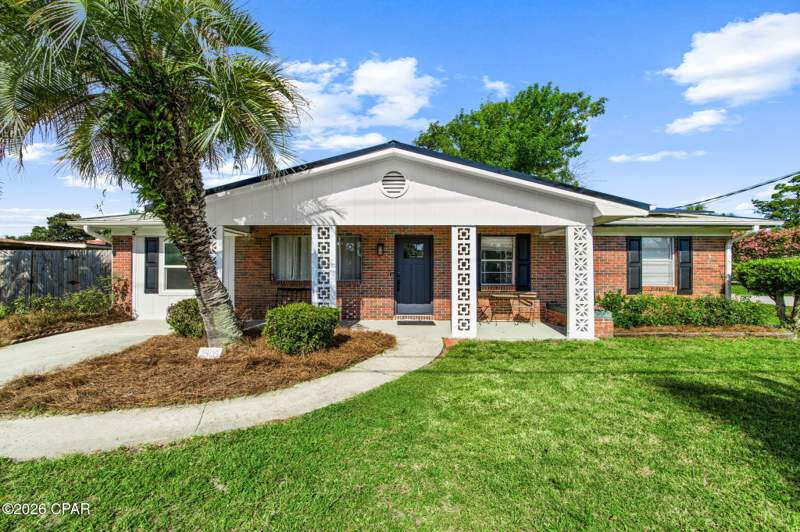 3 bedroom SingleFamilyResidence at 2805 Airport Road, St And Bay Dev Co, Panama City — photo 2