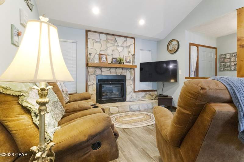 4 bedroom SingleFamilyResidence at 2924 Paradise Lakes Road, Paradise Lakes, Chipley — photo 4