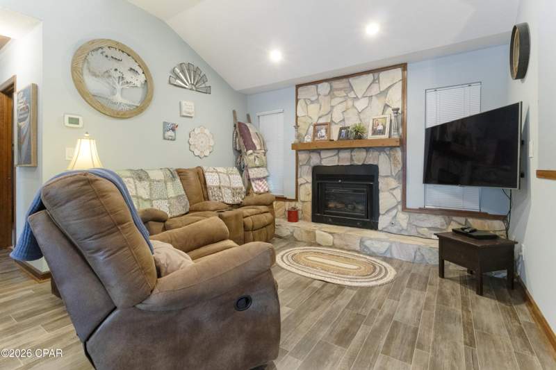 4 bedroom SingleFamilyResidence at 2924 Paradise Lakes Road, Paradise Lakes, Chipley — photo 5