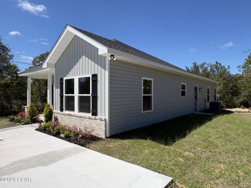 3 bedroom SingleFamilyResidence at 3782 Airmont Drive, Sunny Hills, Chipley — photo 4