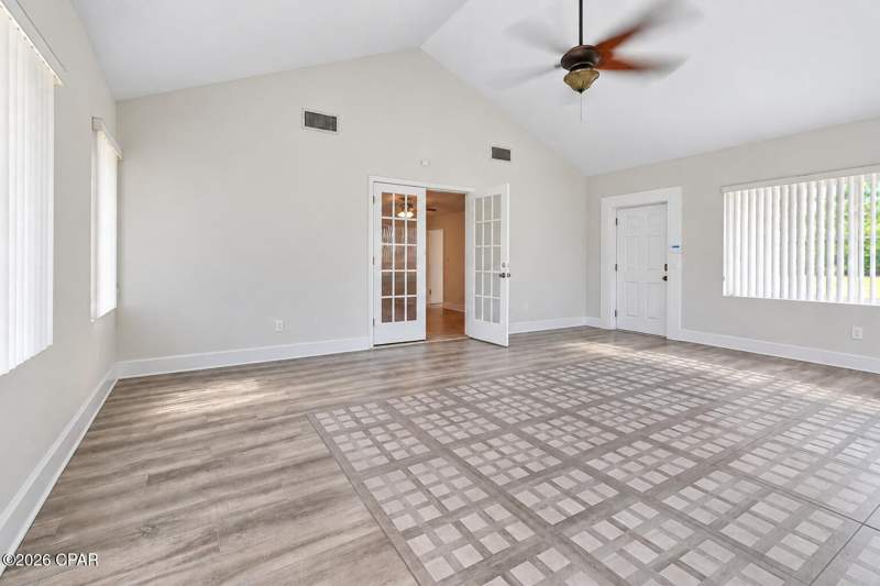 4 bedroom SingleFamilyResidence at 2742 E Highway 390, St A B Dev Co, Panama City — photo 4