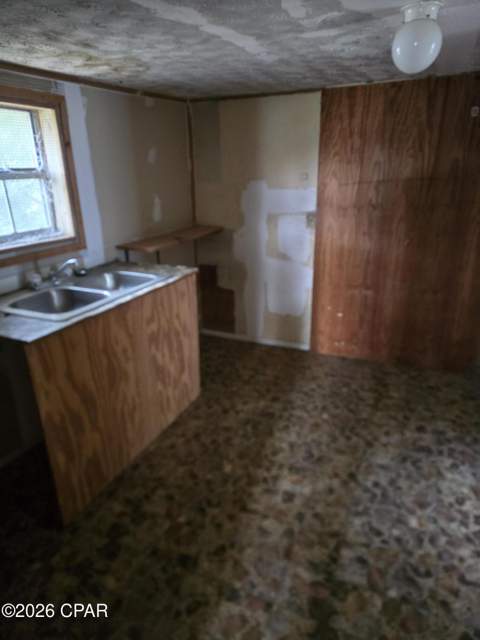 1031 Washington Avenue, Graceville FL - photo 8 of 15