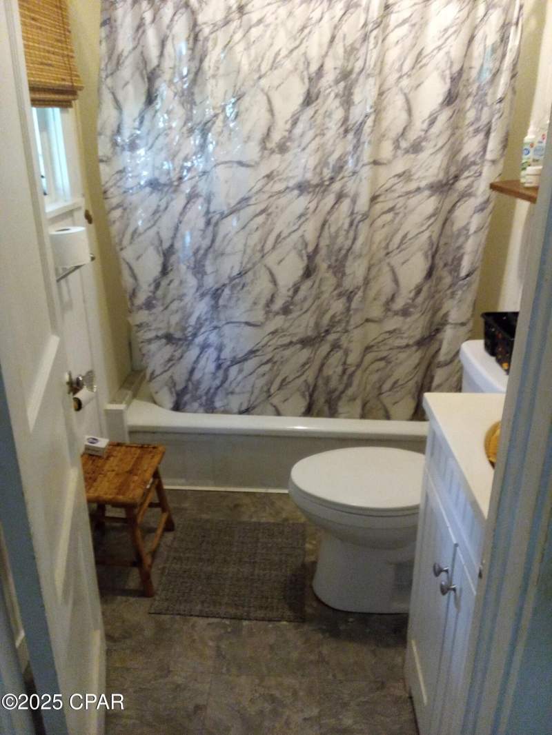 1 bedroom SingleFamilyResidence at 606 W 10th Street, Lynn Haven, Lynn Haven — photo 4