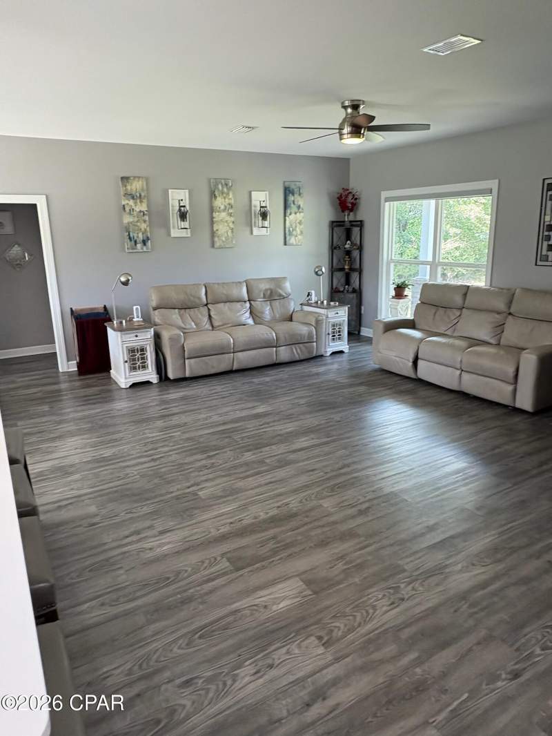 3 bedroom SingleFamilyResidence at 2535 Wood Avenue, Compass Lake Hills Unit 6, Alford — photo 5