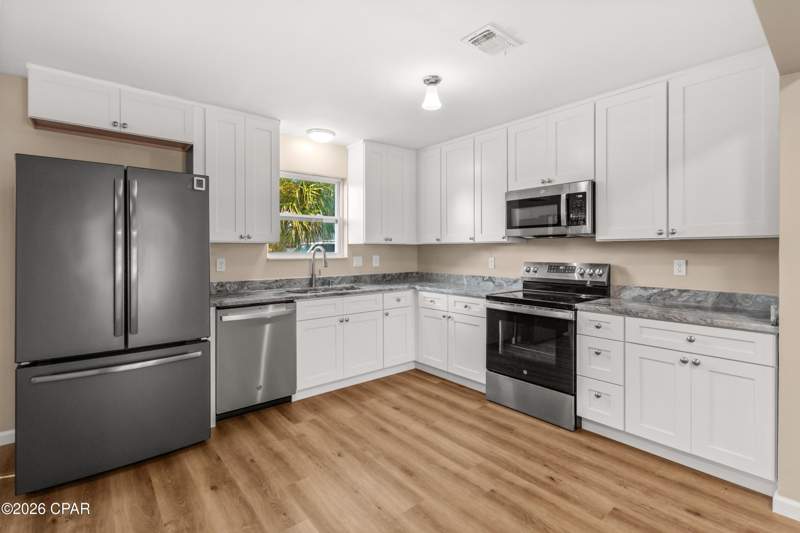 3 bedroom SingleFamilyResidence at 2928 State Avenue, St A B Dev Co, Panama City — photo 4