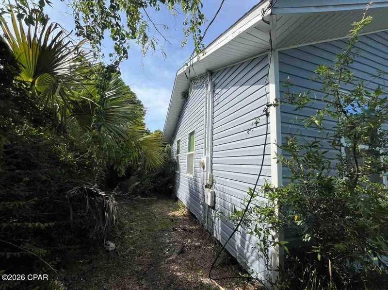 3 bedroom SingleFamilyResidence at 901 E 2nd Place, Cove Terrace, Panama City — photo 4
