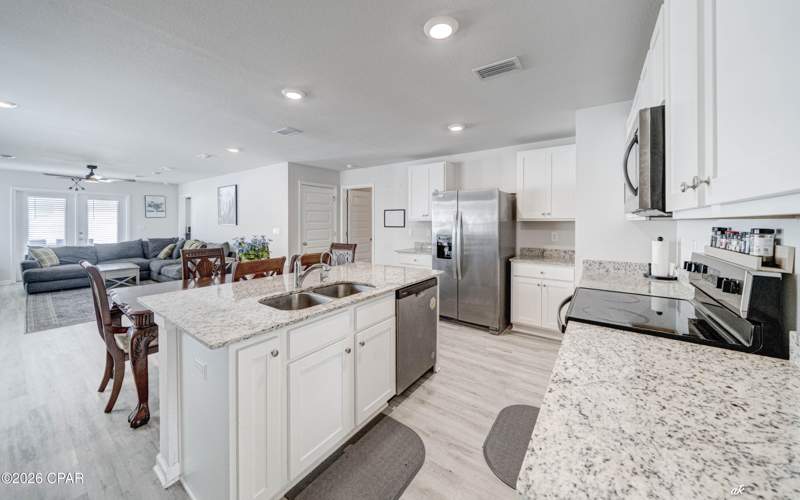 3 bedroom SingleFamilyResidence at 6639 Kettles Street, Liberty, Panama City — photo 4