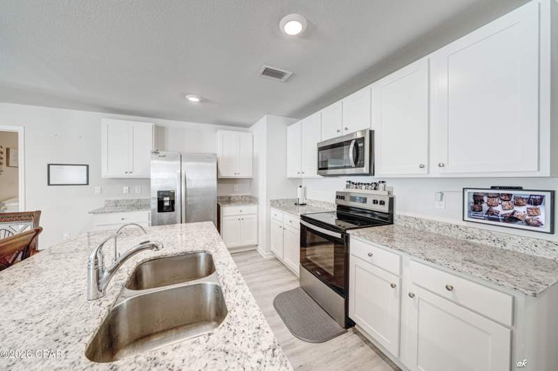 3 bedroom SingleFamilyResidence at 6639 Kettles Street, Liberty, Panama City — photo 5