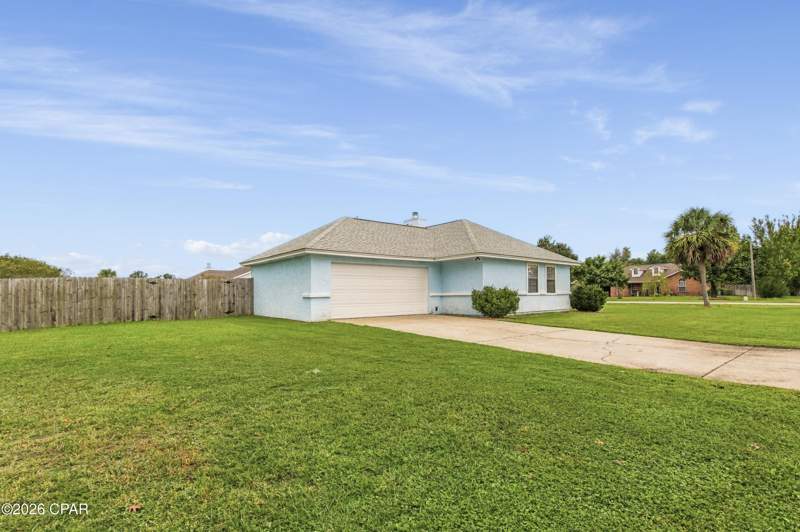 3 bedroom SingleFamilyResidence at 2201 Pentland Road, Mowat Highlands Ph 1, Lynn Haven — photo 3