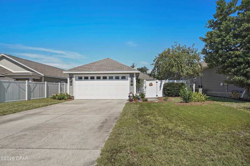 2 bedroom SingleFamilyResidence at 4009 Riverside Drive, Riverside Phase II, Panama City — photo 2