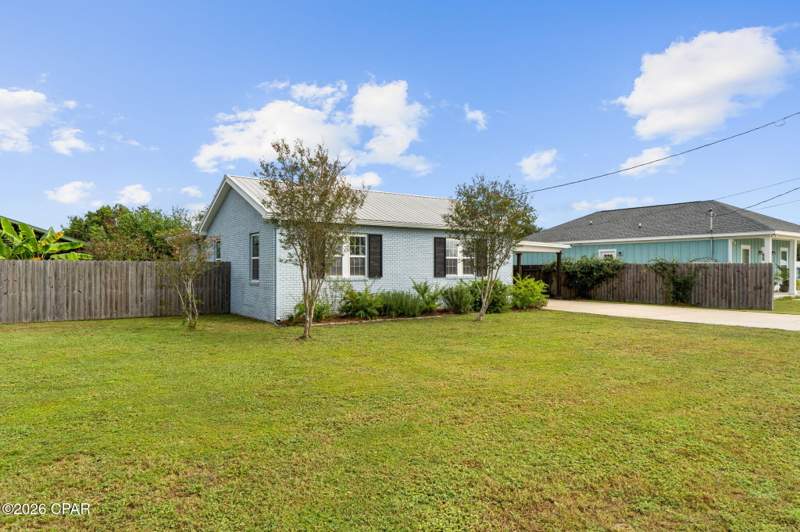 3 bedroom SingleFamilyResidence at 3431 Ten Acre Road, Highland City, Panama City — photo 2