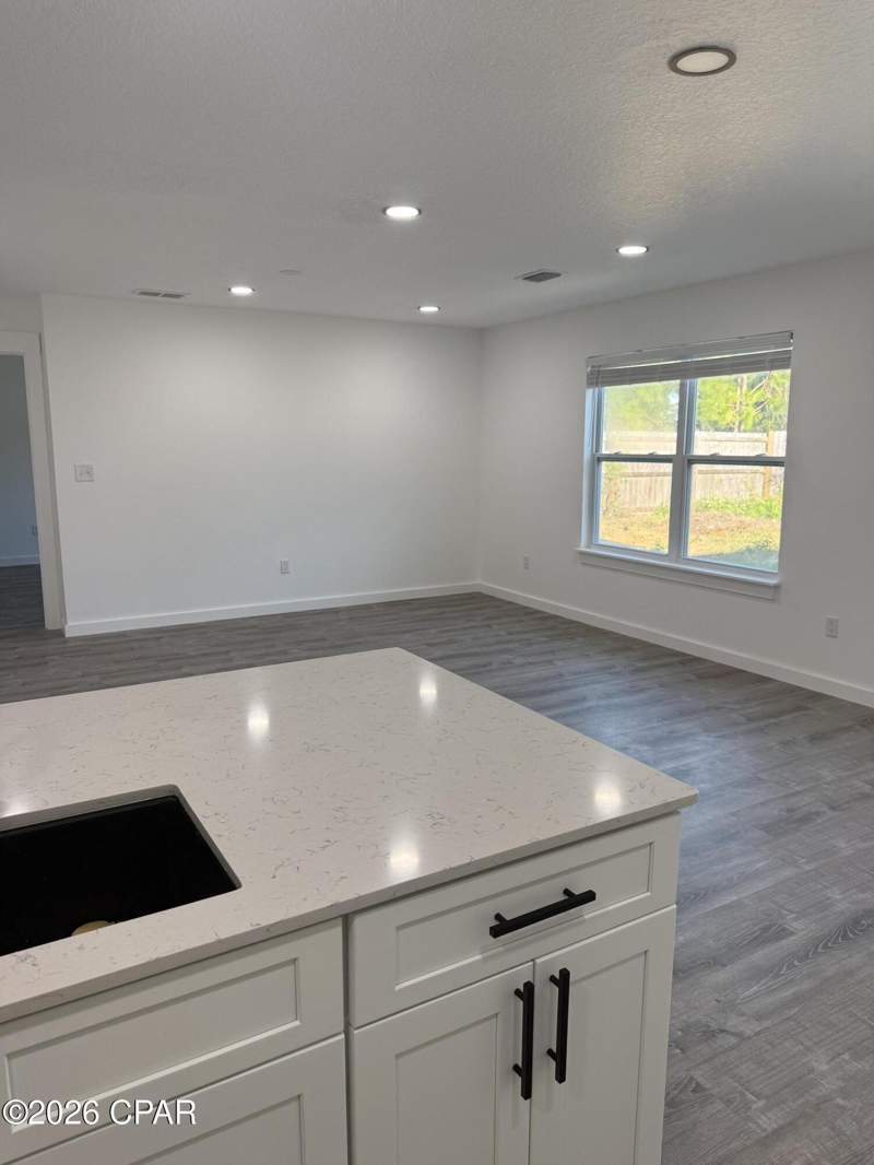5 bedroom SingleFamilyResidence at 7183 Hatteras Boulevard, Olde Towne Village, Panama City — photo 4