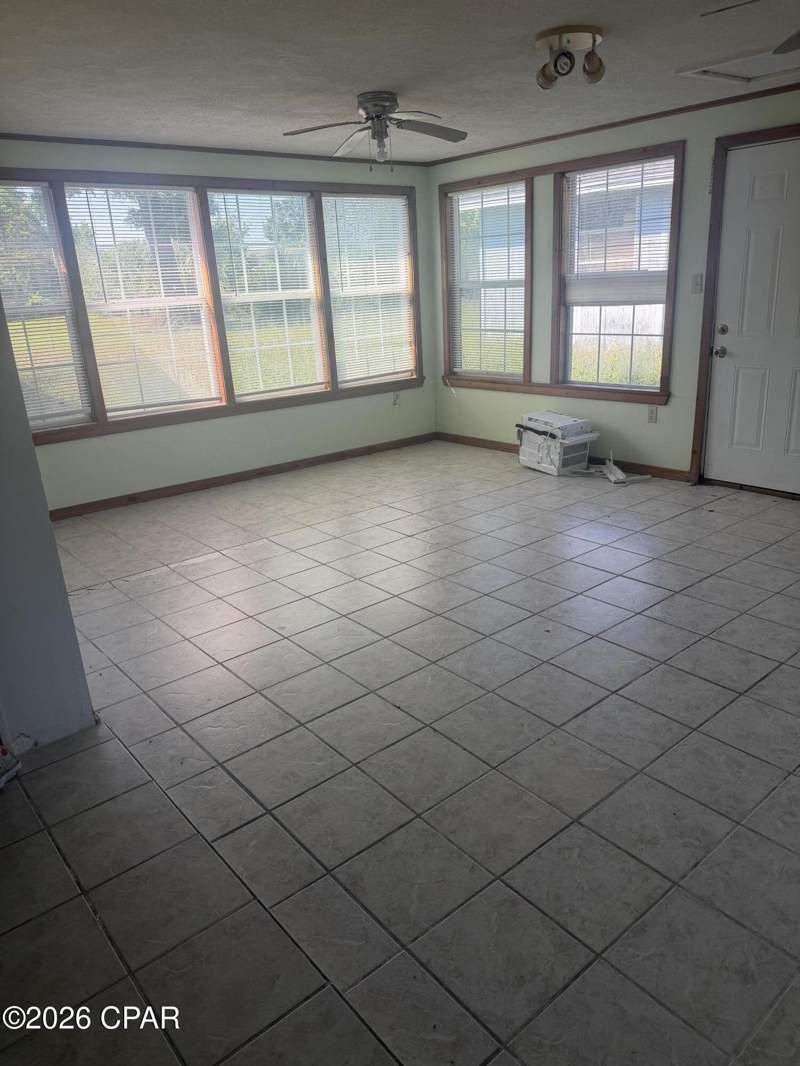 4 bedroom SingleFamilyResidence at 4825 Meadow Street, Lakeview Heights, Panama City — photo 2