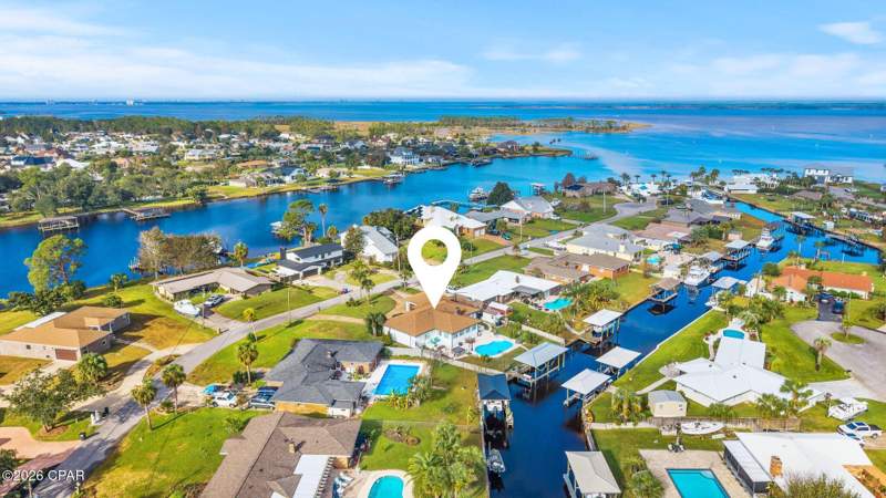 4 bedroom SingleFamilyResidence at 700 Driftwood Drive, Northshore Phase I, Lynn Haven — photo 3