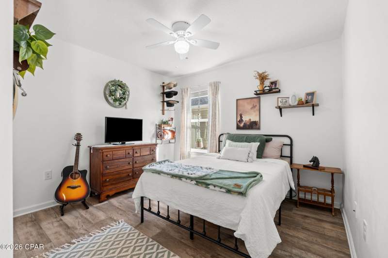 4 bedroom SingleFamilyResidence at 157 Merrion Road, Fanning Bayou, Southport — photo 5