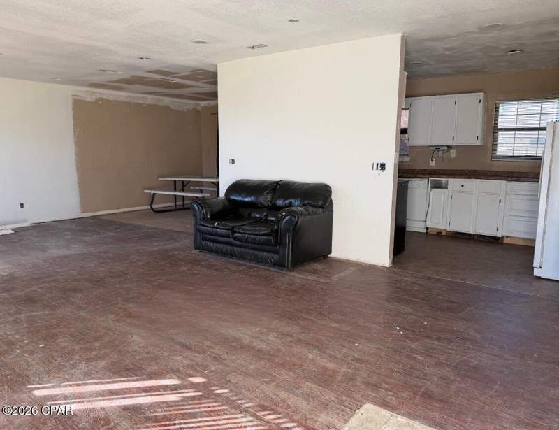 4 bedroom SingleFamilyResidence at 917 Kevin Court, Towne & Country Lake Estates, Panama City — photo 4