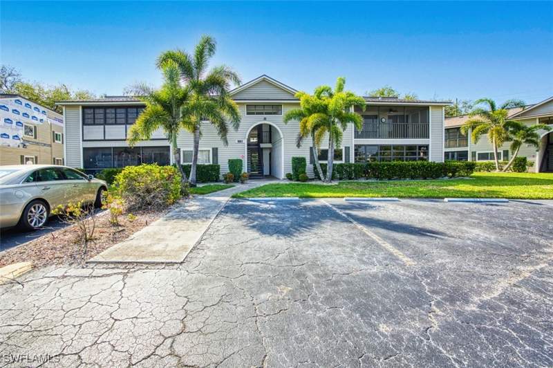 2 bedroom Condominium at 8061 S Woods Cir 4, Summerlin Woods, Fort Myers — photo 2