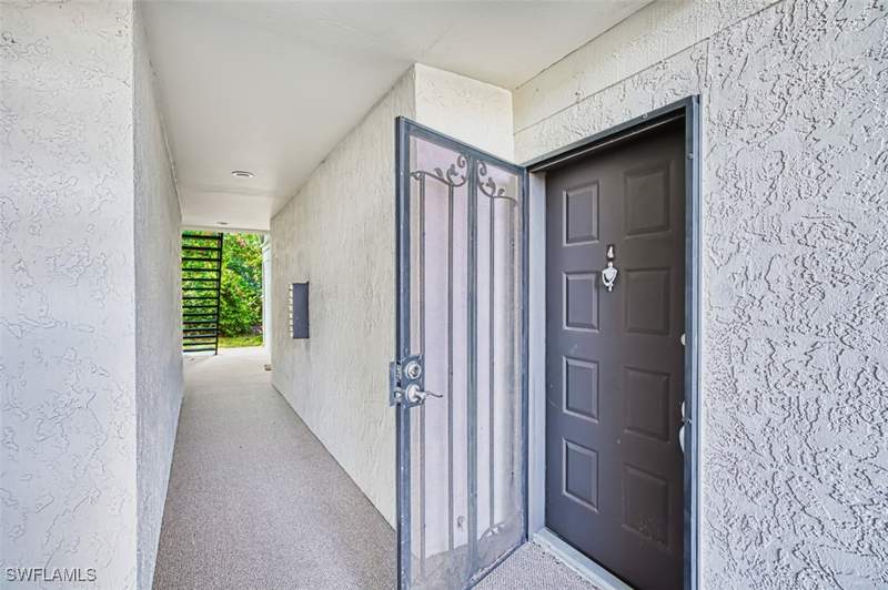 2 bedroom Condominium at 8061 S Woods Cir 4, Summerlin Woods, Fort Myers — photo 5