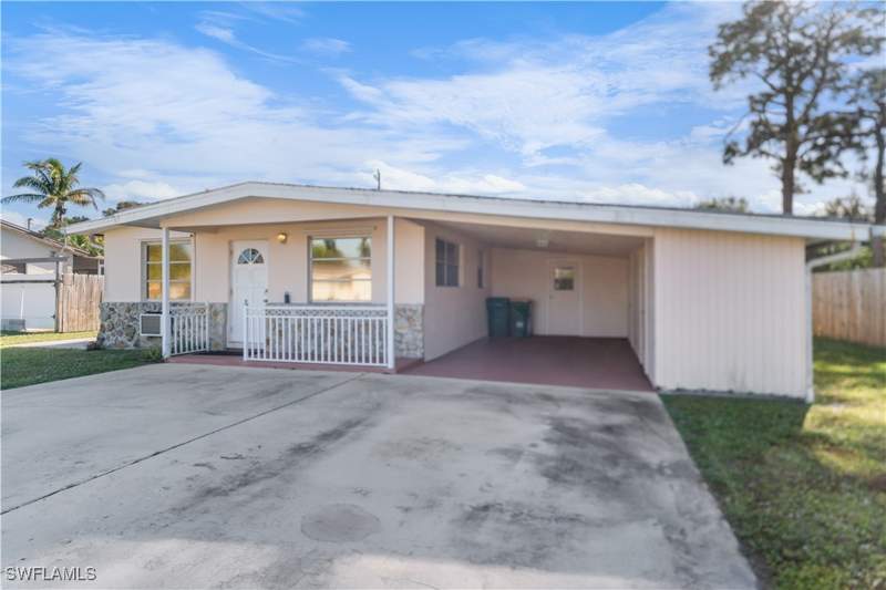 3 bedroom SingleFamilyResidence at 4820 Barcelona Cir, Naples South, Naples — photo 2