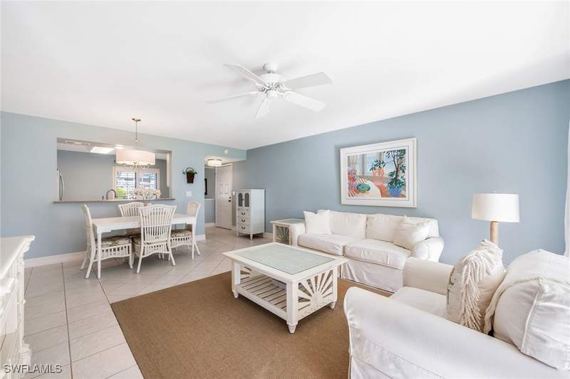 2 bedroom Condominium at 2922 Kings Lake Blvd 2922, Windsor At Kings Lake, Naples — photo 2