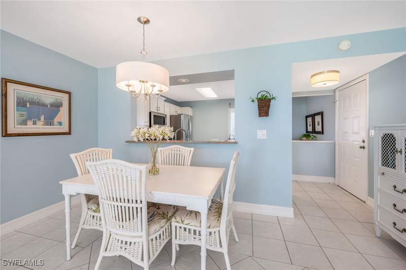 2 bedroom Condominium at 2922 Kings Lake Blvd 2922, Windsor At Kings Lake, Naples — photo 4
