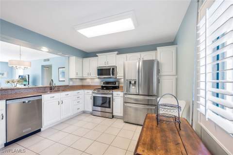 2922 Kings Lake Blvd 2922, Naples FL - photo 6 of 25