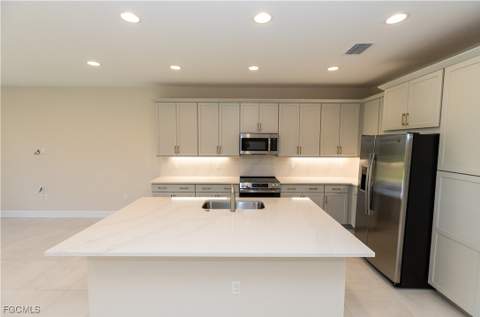 3384 Meloy Dr, Fort Myers FL - photo 18 of 49
