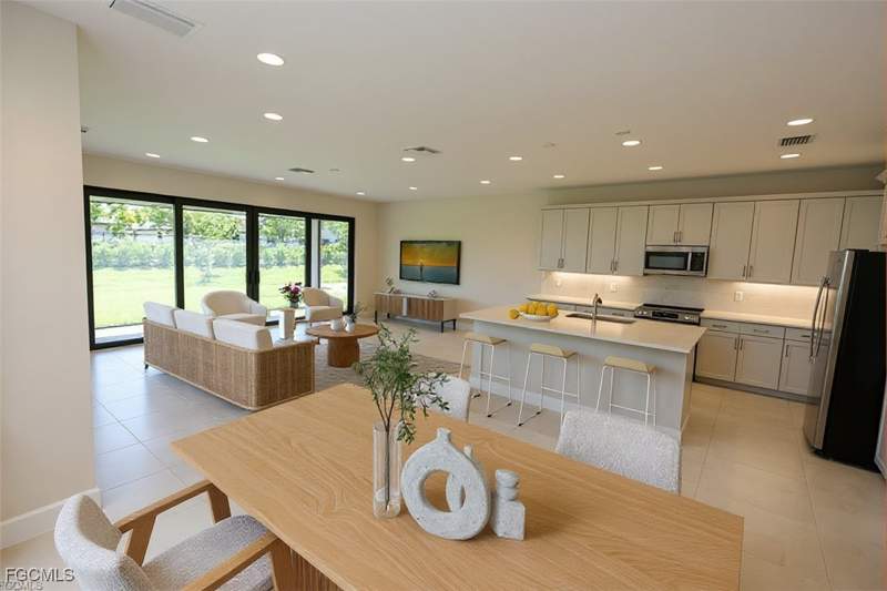 4 bedroom SingleFamilyResidence at 3384 Meloy Dr, Valencia Harbor, Fort Myers — photo 3