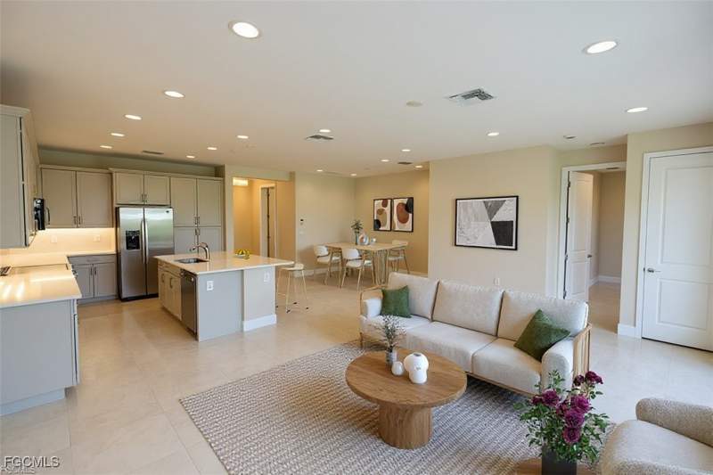 4 bedroom SingleFamilyResidence at 3384 Meloy Dr, Valencia Harbor, Fort Myers — photo 4