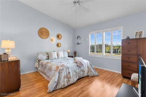338 Newport Dr 1807, Naples FL - photo 16 of 38
