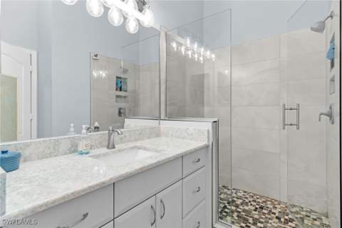 338 Newport Dr 1807, Naples FL - photo 18 of 38