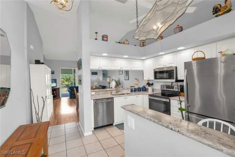 338 Newport Dr 1807, Naples FL - photo 6 of 38