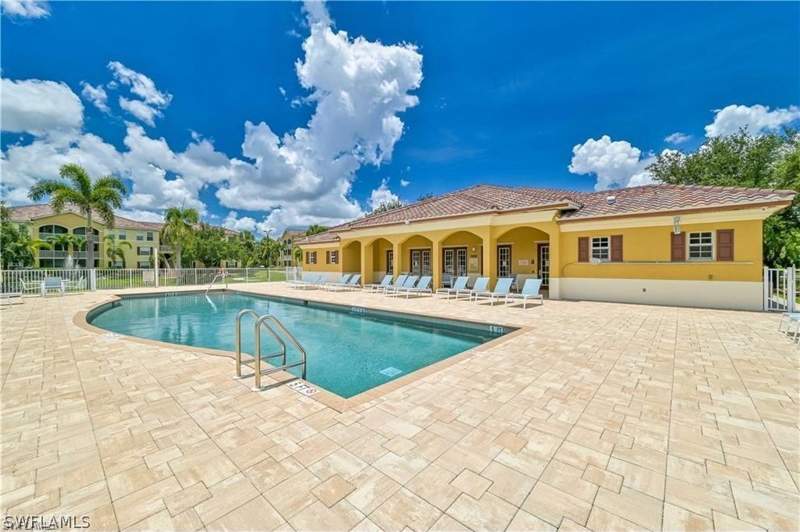1 bedroom Condominium at 4105 Residence Dr 721, The Residence, Fort Myers — photo 2