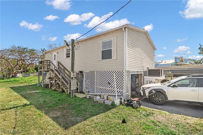 3 bedroom ManufacturedHome at 228 Mamie St, Chokoloskee, Chokoloskee — photo 4